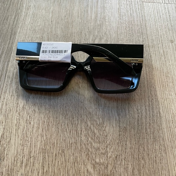 quay australia notorious black & gold oversized square shape sunglasses eyewear - Picture 3 of 4